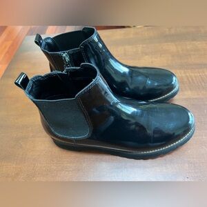 Blonde Chelsea style waterproof rain boots